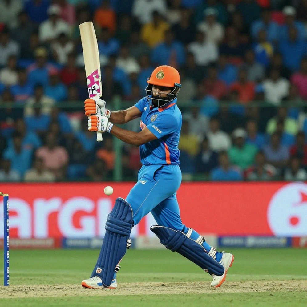 A Golden Night in Nagoya: The Numbers, the Gaps and the Body's Clock Inside the India-Pakistan Final A Golden Night in Nagoya: The Numbers, the Gaps and the Body's Clock Inside the India-Pakistan Final