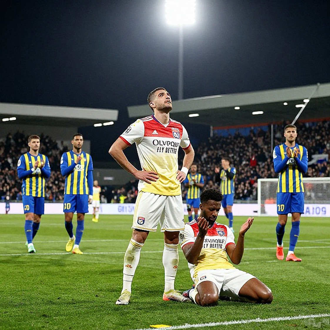 হার্ডম্যান যা বললেন আর যা বললেন না: সুগ্বকের নীরব চাপ ও 'পর্যটক' তকমার রাজনীতি হার্ডম্যান যা বললেন আর যা বললেন না: সুগ্বকের নীরব চাপ ও 'পর্যটক' তকমার রাজনীতি