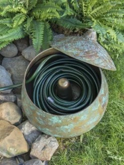 Acorn Hose Pot -Garden Supply Store 3 4 crop 8613361 01V