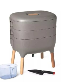 Worm Farm Composter -Garden Supply Store 8593240 2582 tif