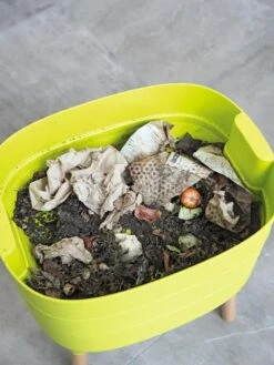 Worm Farm Composter -Garden Supply Store 8593240 3399 tif