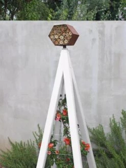 Bee Bungalow + Akoris Garden Tuteur Sr. -Garden Supply Store 8600532 03V tif