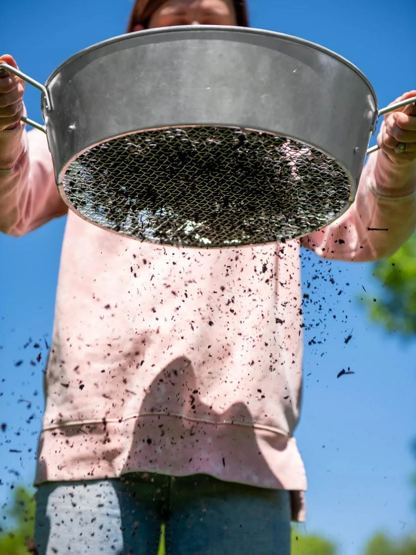 Gardener's Compost Soil Sifter 1 Gardener's Compost Soil Sifter