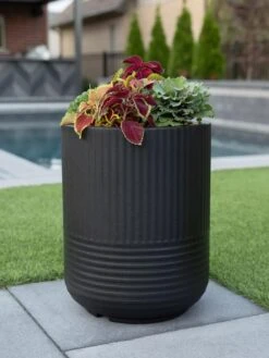 Arden Round Planter -Garden Supply Store 8613267 02V tif