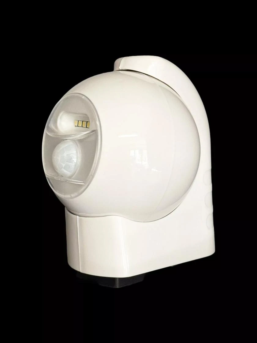 MAXSA® Motion-Activated LED Outdoor Light 4 MAXSA® Motion-Activated LED Outdoor Light - Image 4